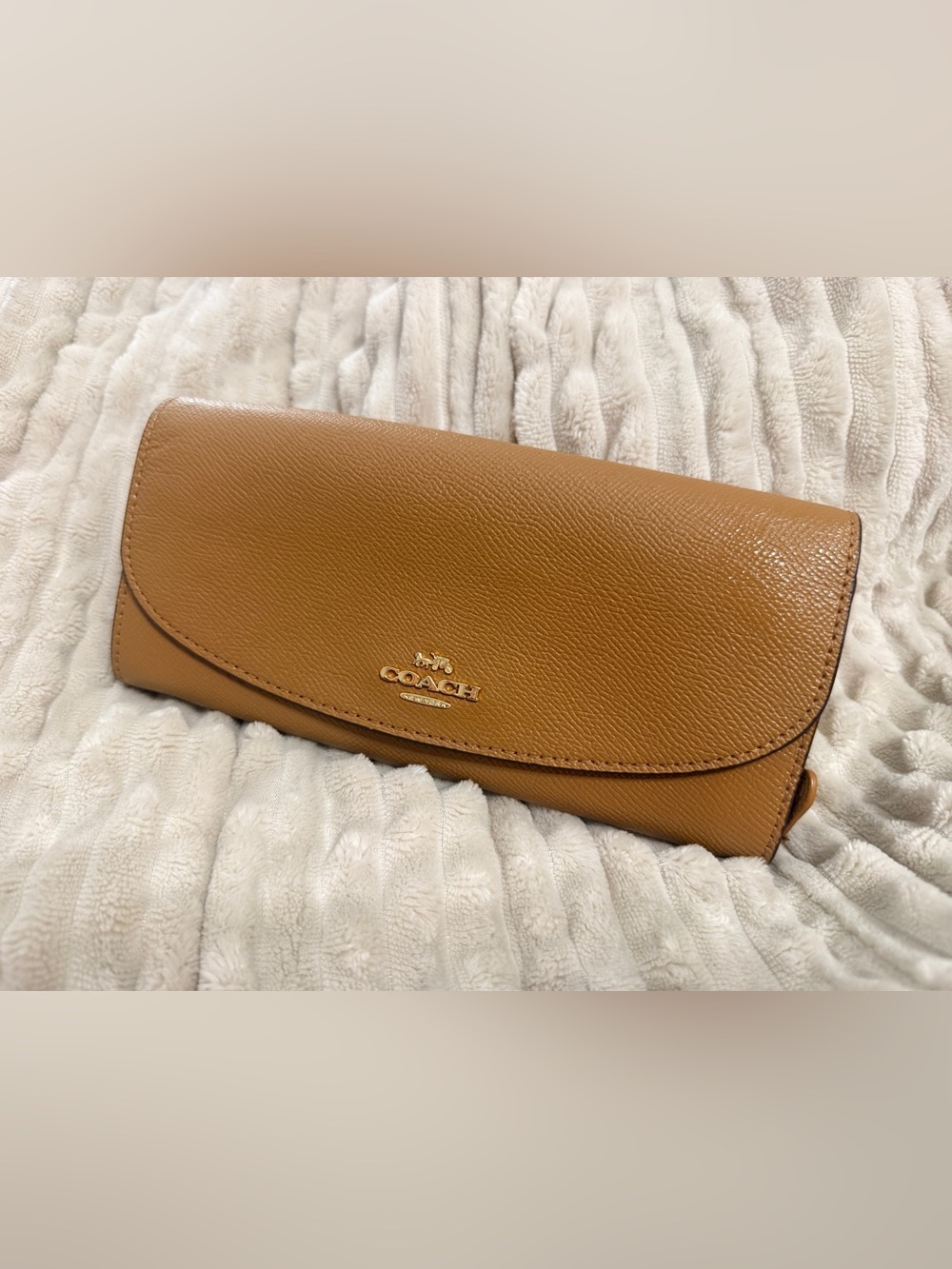 Coach Caramel Tan Pebbled Leather Clutch with Gold Logo